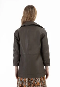 Faina Giacca Di PelleTaupe Donna Giacche E Blazer FAB21U038-B11 9 Faina Giacca Di PelleTaupe Donna Giacche E Blazer FAB21U038-B11 -Faina Sconto 1e6e48df0291449fb2b77596811e0f2b