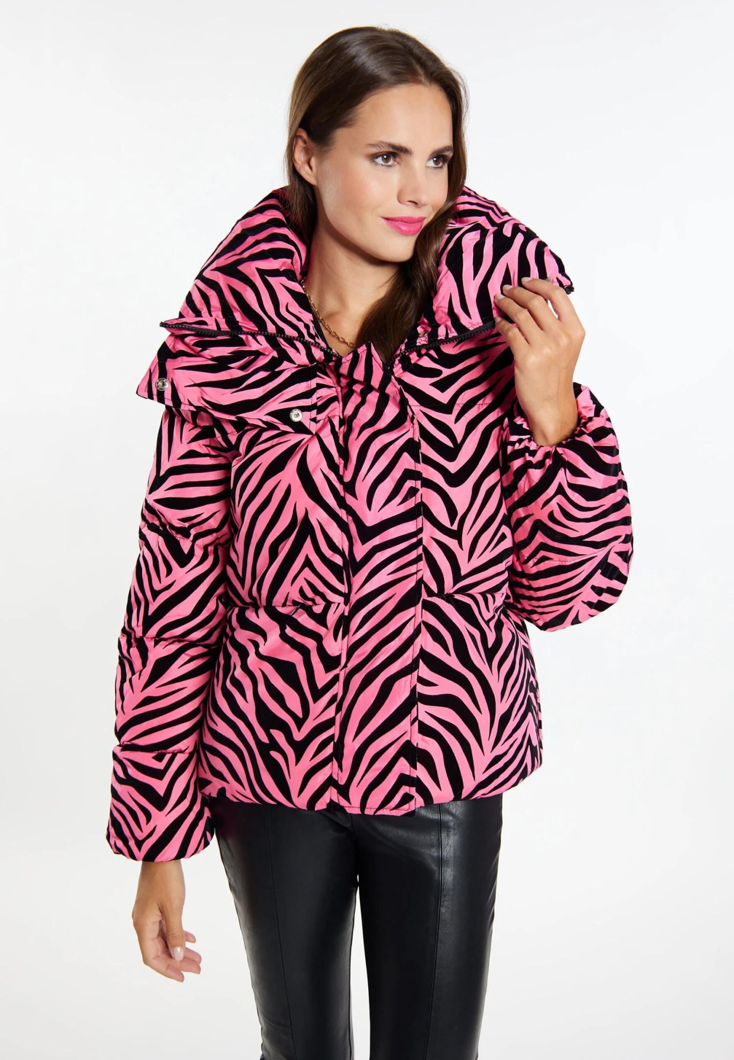Faina Mit Zebra-Print DedicaGiacca InvernalePink Zebra Donna Giacche E Blazer FAB21U042-J11 3 Faina Mit Zebra-Print DedicaGiacca InvernalePink Zebra Donna Giacche E Blazer FAB21U042-J11