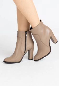 Faina StivalettiBeige Donna Stivaletti FAB11N022-B11