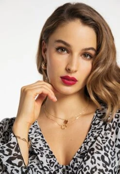 Faina Ikita - Camicetta - Weiss Schwarz 10 Faina Ikita - Camicetta - Weiss Schwarz -Faina Sconto 74faef7dcea441f8b53c4c6af2a71233