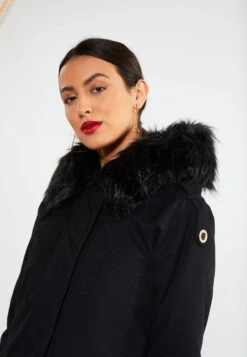 Faina Minya - Cappotto Invernale - Schwarz -Faina Sconto 9035b1e3c2344102bb68757db5c34c2e