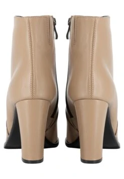 Faina StivalettiBeige Donna Stivaletti FAB11N022-B11 -Faina Sconto ffa9f47fffc6447e827e3346ee99a052